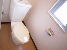 【トイレ】　トイレにも小窓が！！　